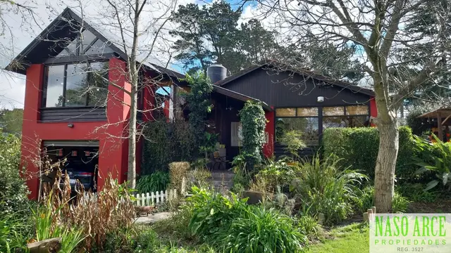 Casa de 5 ambientes en venta en LA GLORIA DE LA PEREGRINA