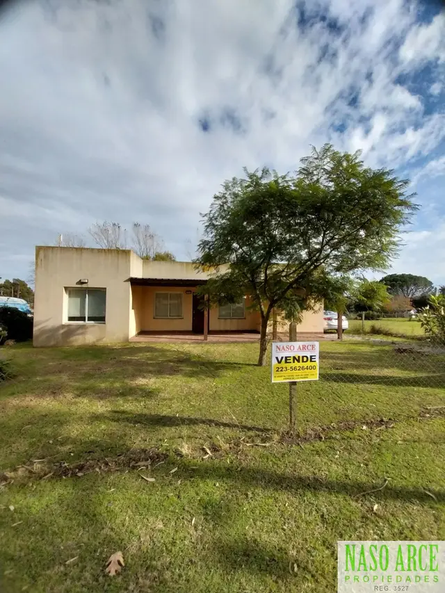 Casa de 3 ambientes en venta en LA GLORIA DE LA PEREGRINA