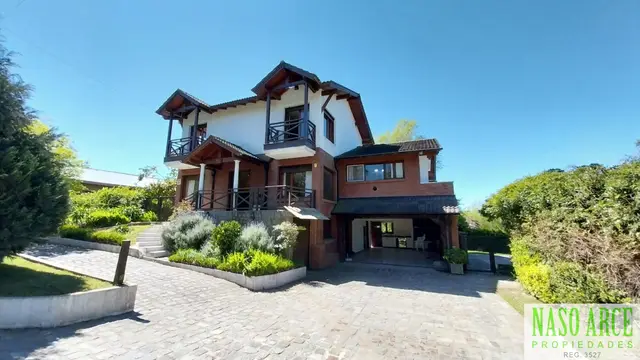 Casa de 8 ambientes en venta en SIERRA DE LOS PADRES