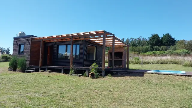 Casa de 3 ambientes en venta en LA GLORIA DE LA PEREGRINA