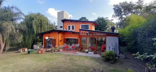 Casa de 7 ambientes en venta en LA GLORIA DE LA PEREGRINA