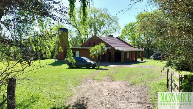 Casa de 6 ambientes en venta en LA GLORIA DE LA PEREGRINA