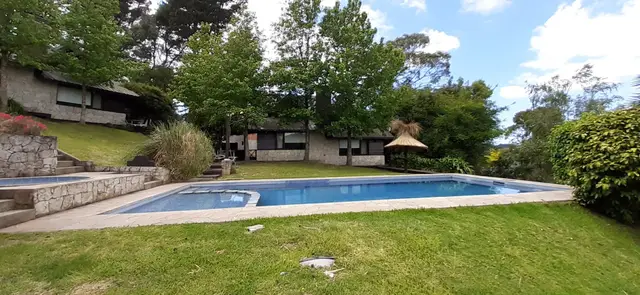 Casa de 9 ambientes en venta en SIERRA DE LOS PADRES