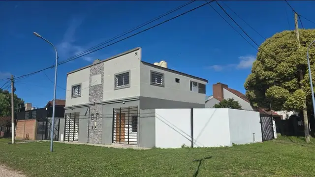 Departamento de 3 ambientes en venta en LOS PINARES