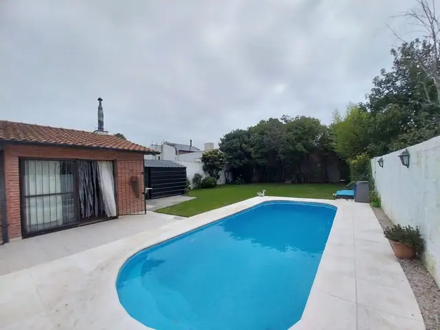 Casa de 4 ambientes en venta en LOS PINARES