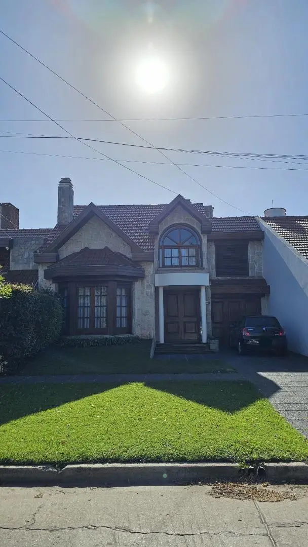 Casa de 4 ambientes en venta en PARQUE LURO