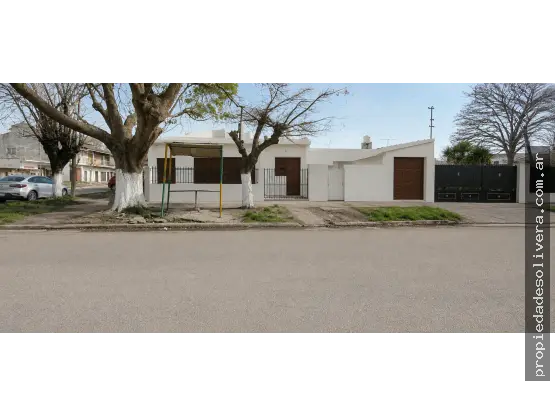 Casa de 3 ambientes en venta en JURAMENTO