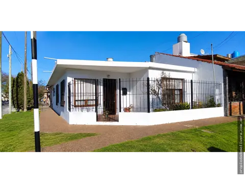 Casa de 3 ambientes en venta en VILLA PRIMERA