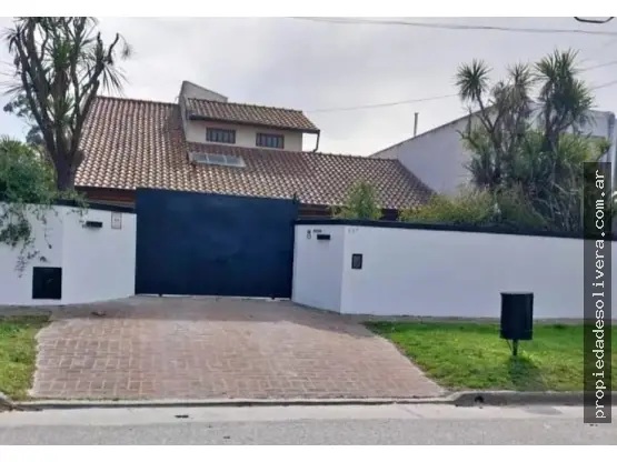 Casa de 5 ambientes en venta en LOS PINARES