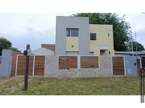PH de 2 ambientes en venta en Zacagnini