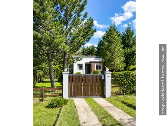 Casa de 2 ambientes en venta en LA GLORIA DE LA PEREGRINA