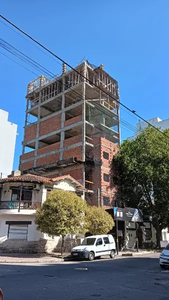 Departamento de 3 ambientes en venta en LA PERLA