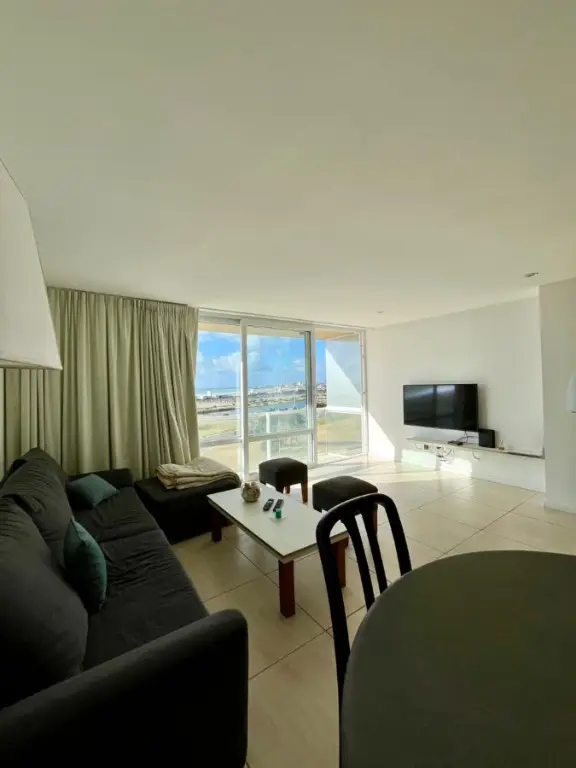 Departamento de 4 ambientes en alquiler en PUNTA MOGOTES