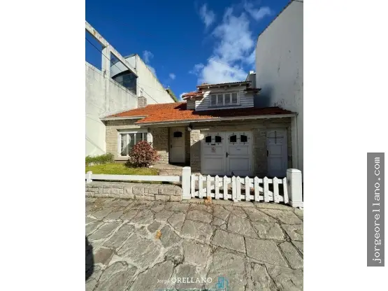 Casa de 5 ambientes en venta en PLAZA PERALTA RAMOS