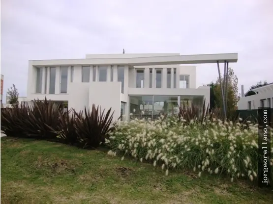 Casa de 5 ambientes en venta en ESTACION CAMET
