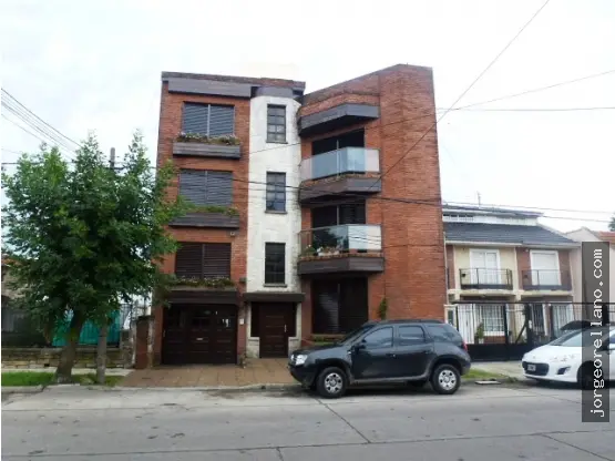 Departamento de 4 ambientes en venta en PRIMERA JUNTA