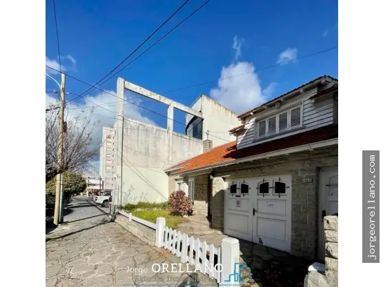 Casa de 6 ambientes en venta en PLAZA PERALTA RAMOS