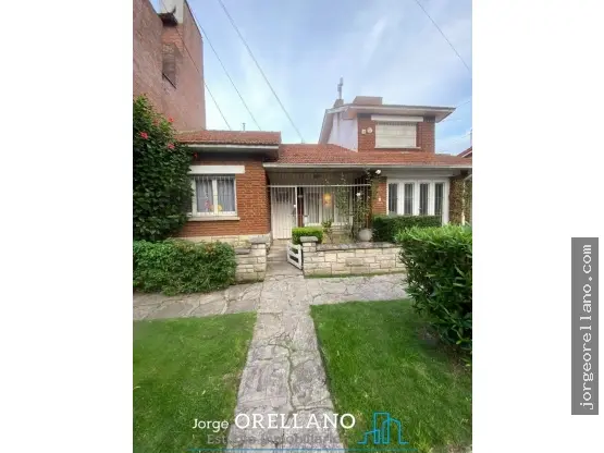 Casa de 3 ambientes en venta en LOS TRONCOS