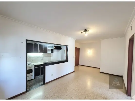 Departamento de 3 ambientes en venta en ESTACION TERMINAL (ALDREY)