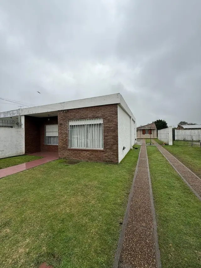 Casa de 3 ambientes en venta en LIBERTAD