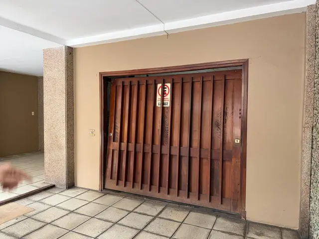 Cochera en venta en LA PERLA