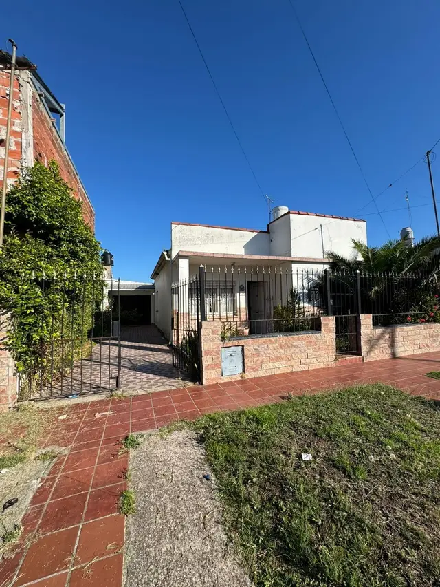 Casa de 4 ambientes en venta en TERMAS HUINCO