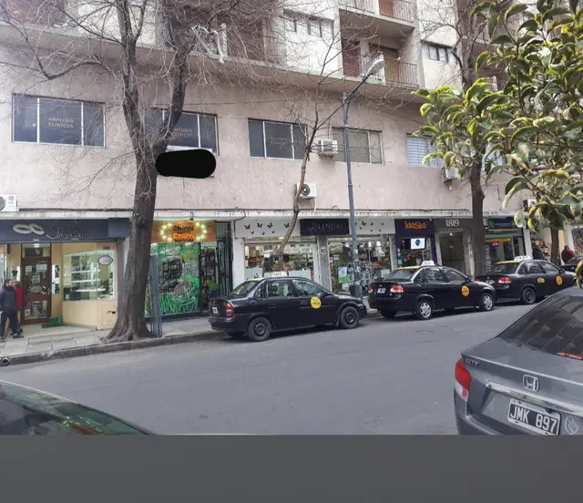 Local de 4 ambientes en venta en Centro