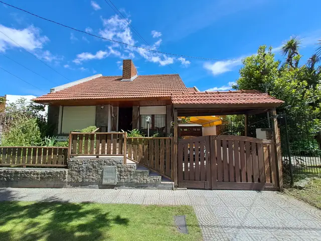 Casa de 5 ambientes en venta en PARQUE LURO