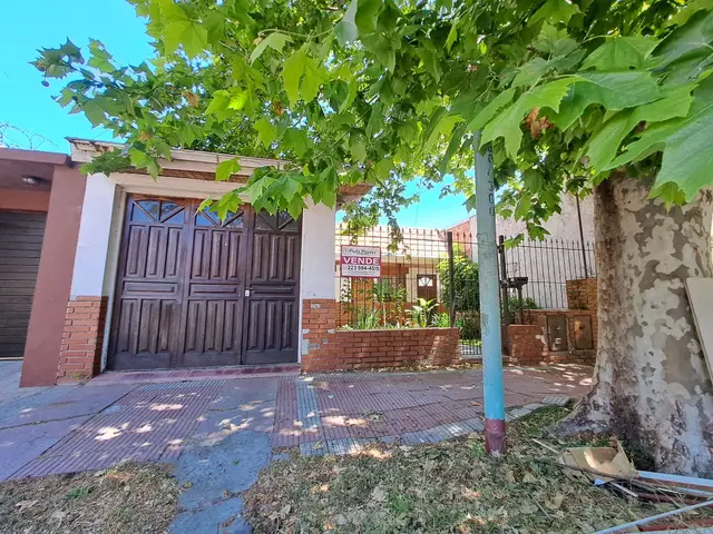 Casa de 5 ambientes en venta en VILLA PRIMERA