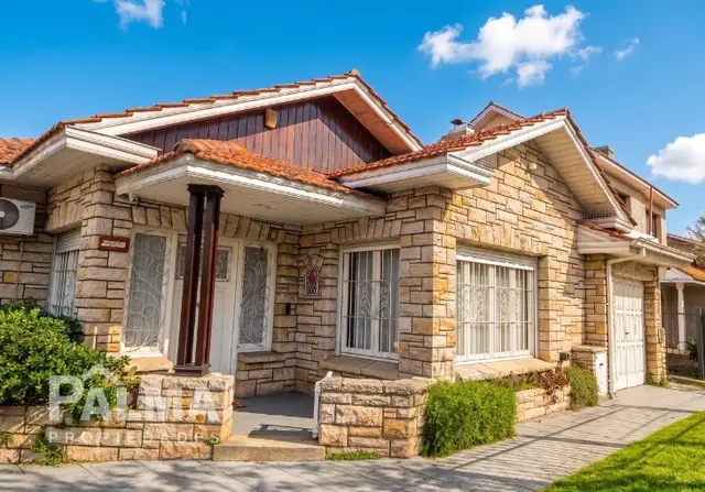 Casa de 3 ambientes en venta en GENERAL ROCA