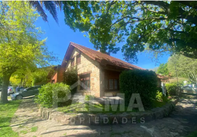 Casa de 5 ambientes en venta en ZACAGNINI JOSE MANUEL