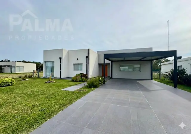 Casa de 4 ambientes en venta en Tierras del Mar