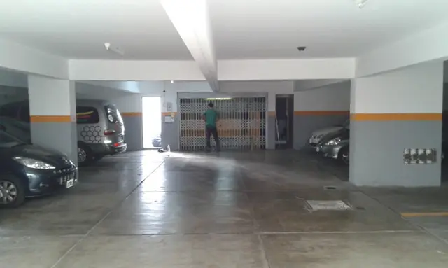 Cochera en venta en LA PERLA