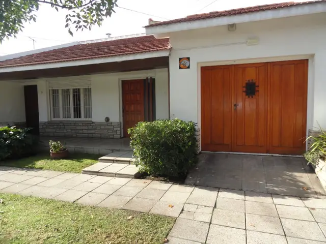 Casa de 3 ambientes en venta en VILLA PRIMERA