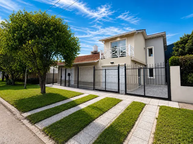 Casa de 3 ambientes en venta en ESTRADA JOSE MANUEL