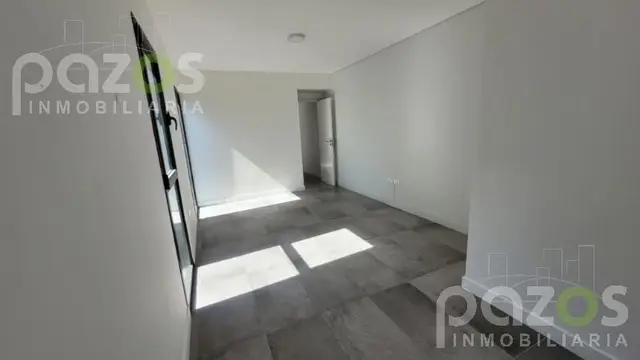 Local de 2 ambientes en venta en VILLA PRIMERA