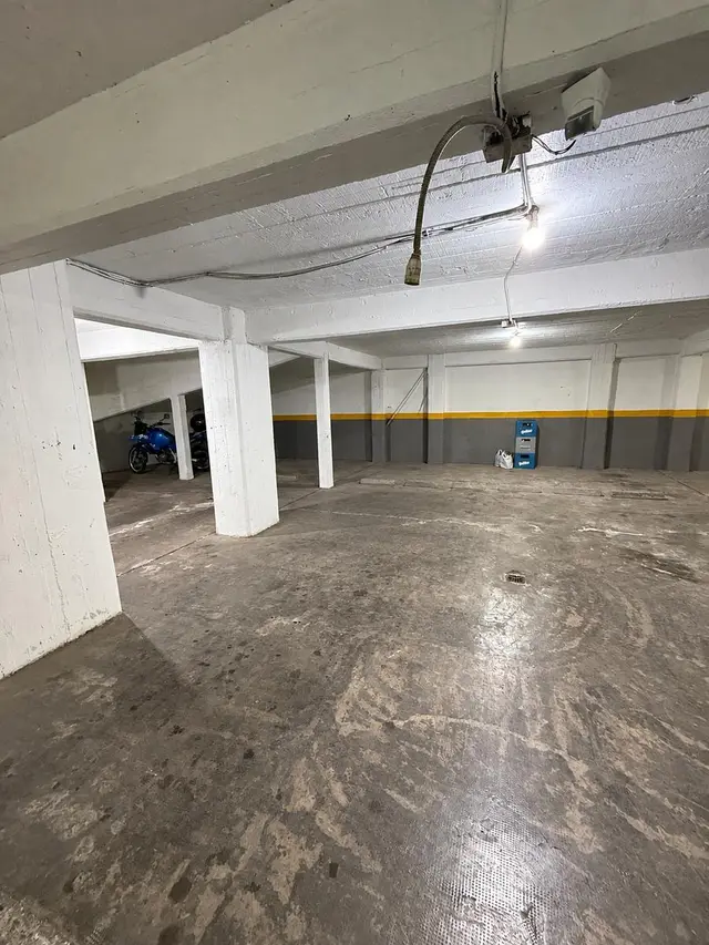 Cochera en venta en LA PERLA