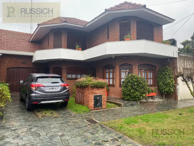 Casa de 4 ambientes en venta en VILLA PRIMERA