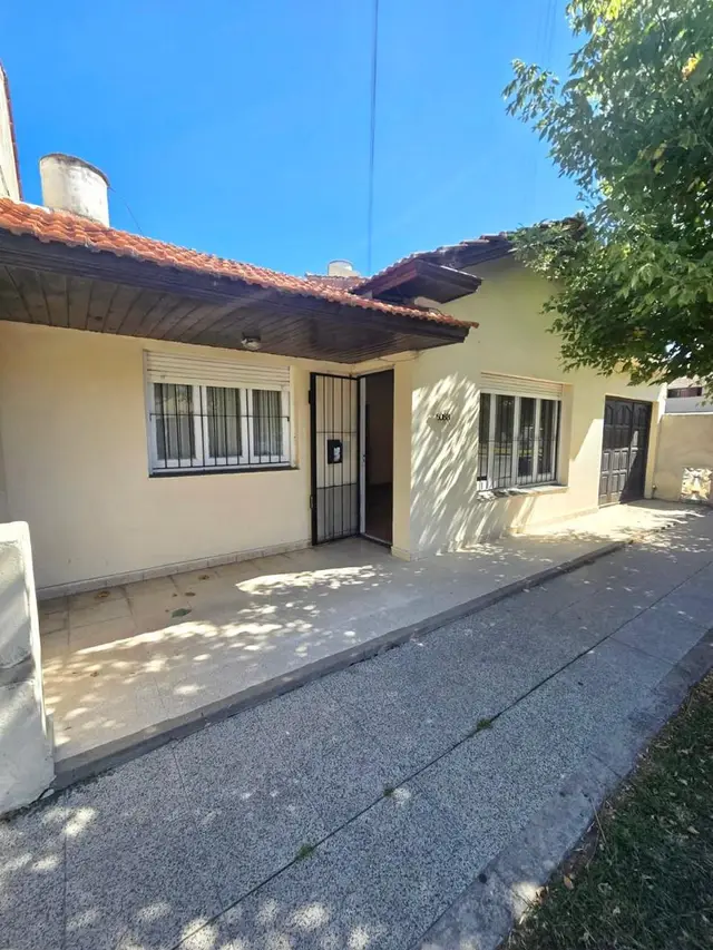 Casa de 2 ambientes en venta en Villa Primera
