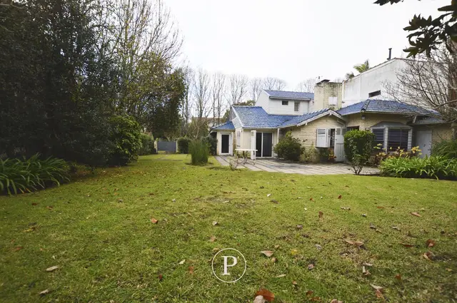 Casa de 6 ambientes en venta en PLAYA GRANDE