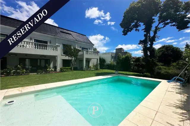 Casa de 7 ambientes en venta en PLAYA GRANDE