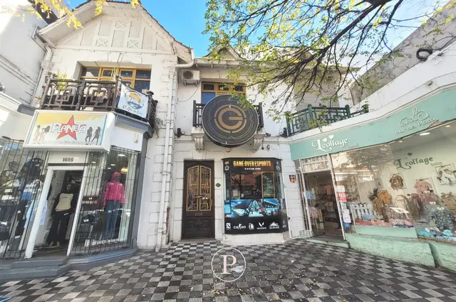 Local de 6 ambientes en venta en Centro
