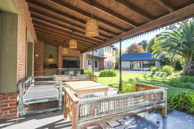 Casa de 5 ambientes en venta en BOSQUE ALEGRE