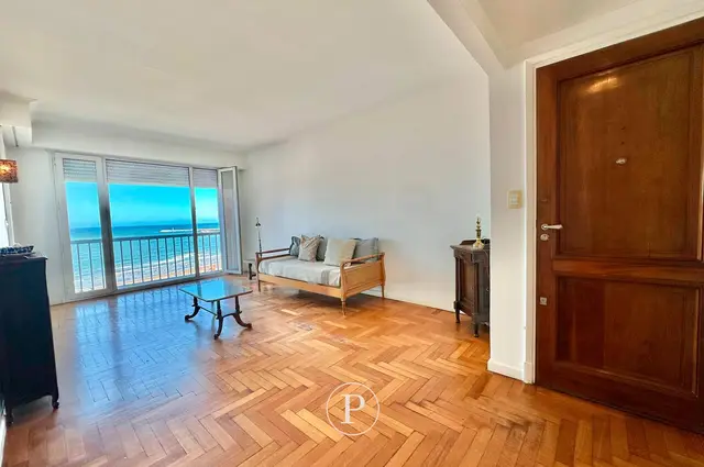 Departamento de 4 ambientes en venta en Playa Grande
