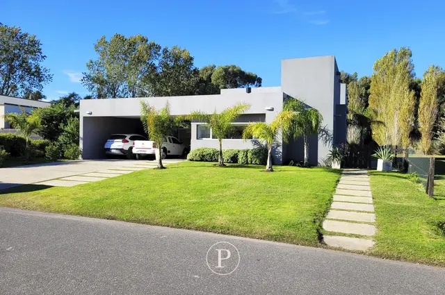 Casa de 4 ambientes en venta en Rumencó