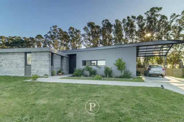 Casa de 4 ambientes en venta en Barrancas de San Benito