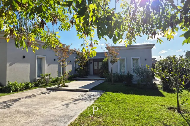 Casa de 5 ambientes en venta en Playa Grande