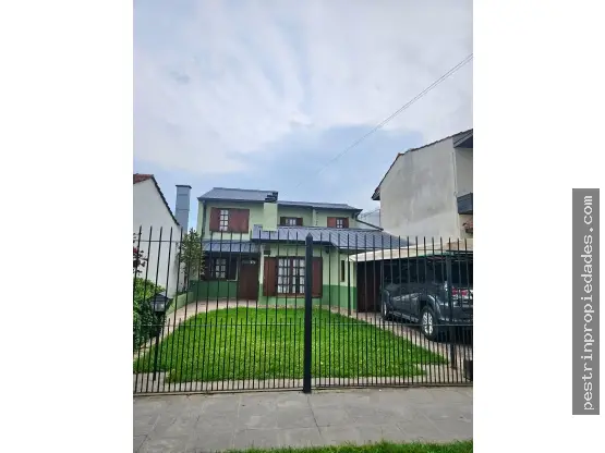 Casa de 4 ambientes en venta en VILLA PRIMERA