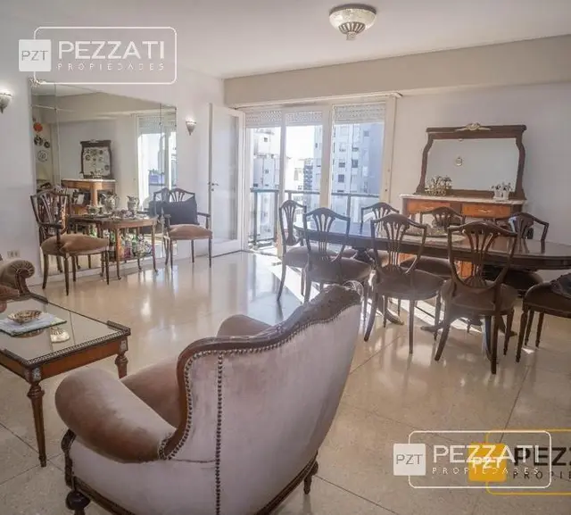 Departamento de 4 ambientes en venta en Centro