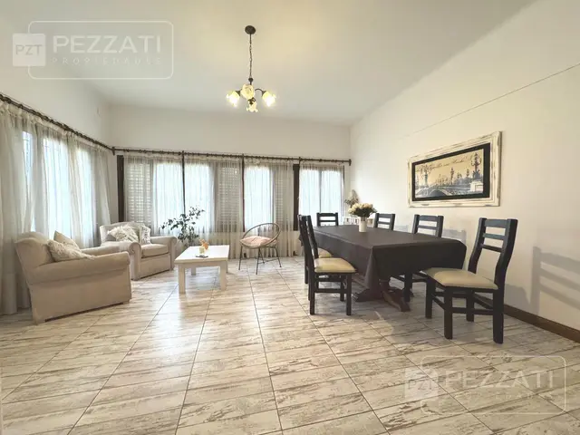 Casa de 3 ambientes en venta en PARQUE LURO